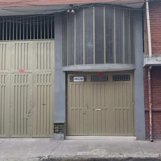 Fachada Leather Store